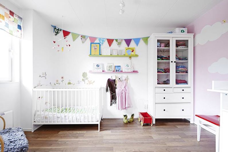 Combinaciones de colores en el interior de la habitación de un niño: fondo neutro y acentos