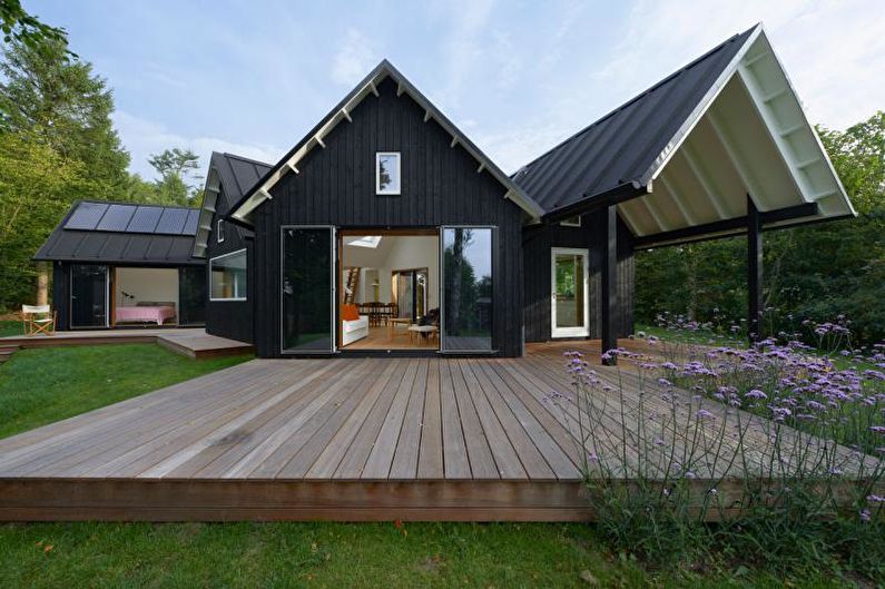 Veranda voor een landhuis in Scandinavische stijl - foto