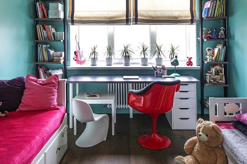 Diseño interior de una habitación infantil pequeña - foto