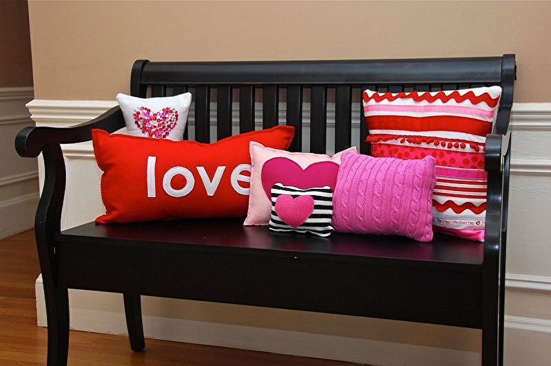 Hadiah DIY untuk 14 Februari - Bantal Hiasan