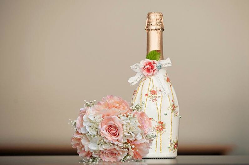 DIY Bottle Decor - Decoupage