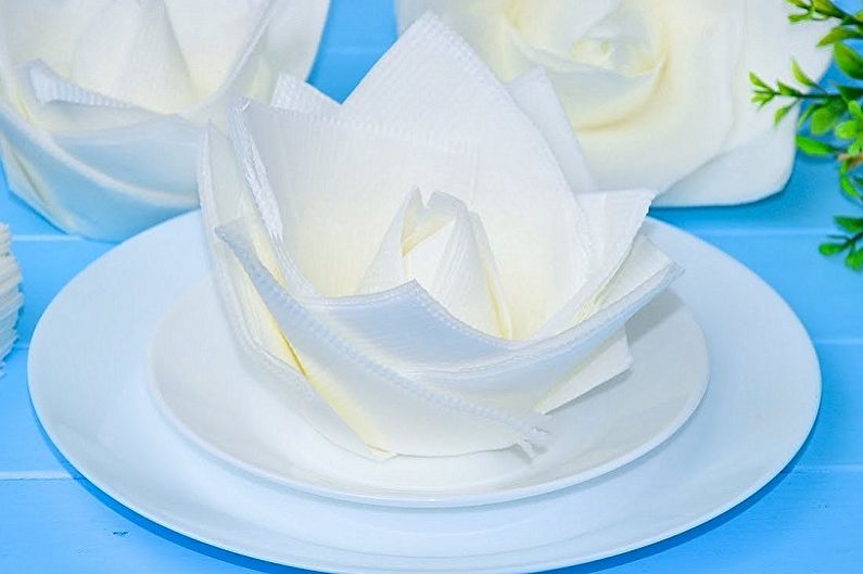 DIY bulaklak mula sa mga napkin - larawan