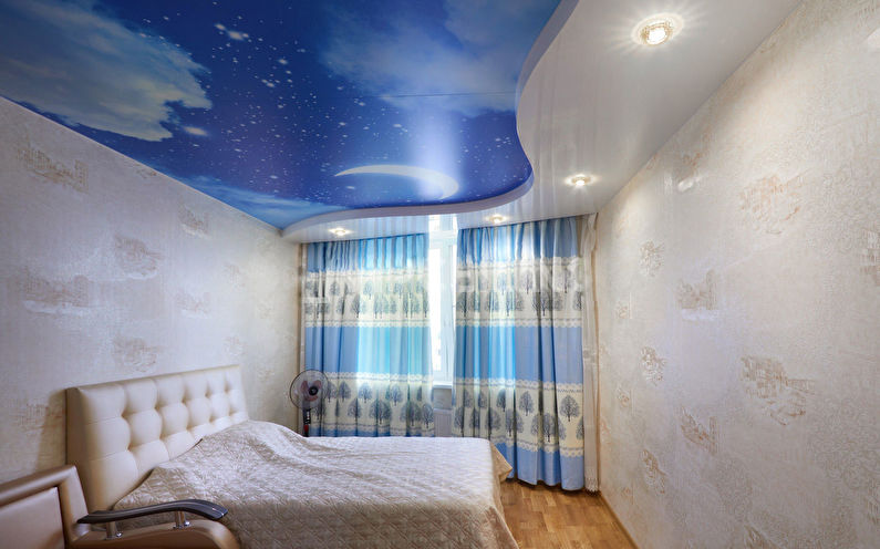 Two-level suspended ceilings in the bedroom