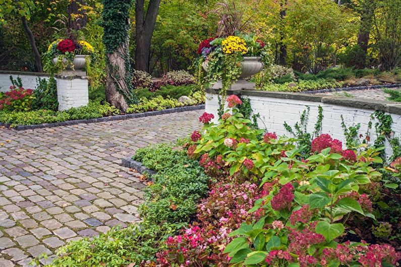 Mixborder - Parterre de fleurs au chalet, idées d'aménagement paysager