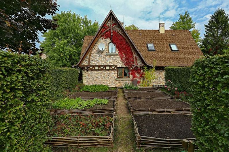 Landlig stil - Landskabsarkitektur af et sommerhus