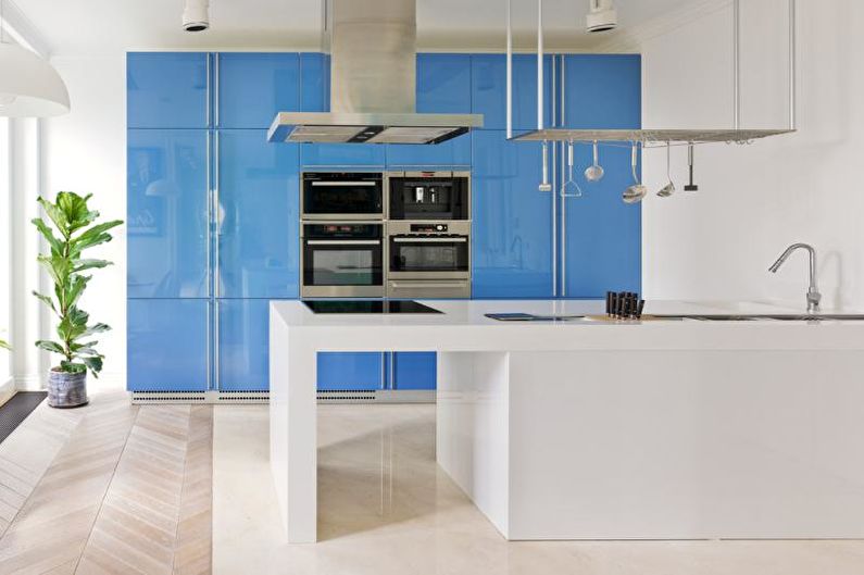 Design d'intérieur de cuisine dans les tons bleus - photo