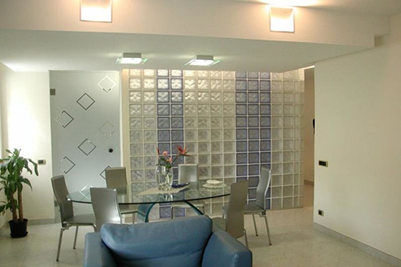 Glass blocks in the interior of the kitchen - photo