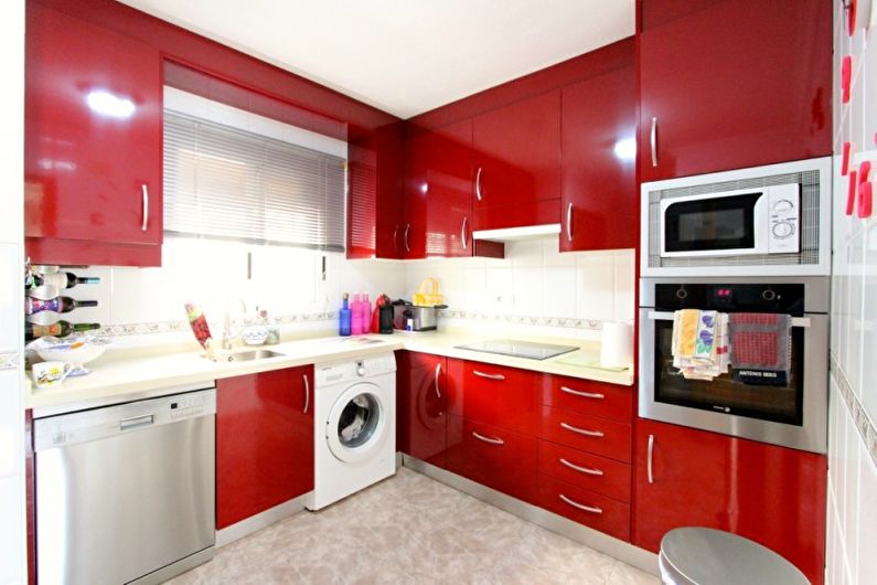 Design d'intérieur de cuisine en rouge - photo