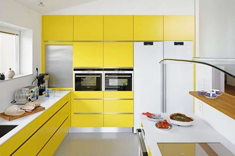 Design de interiores de cozinha em amarelo - foto