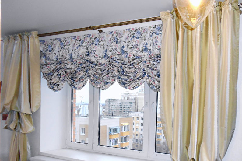 Cortinas austríacas para um quarto