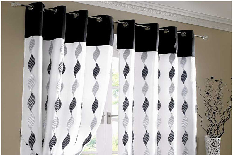 Curtains in the bedroom with eyelets