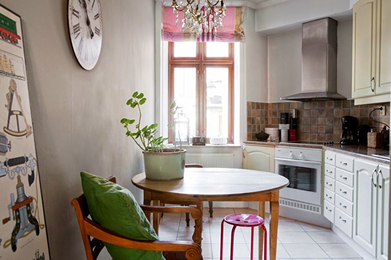 Cortinas de estilo provenzal en la cocina - foto