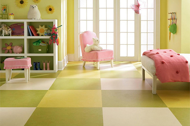 Conception de chambre de bébé pour fille - Finition de plancher