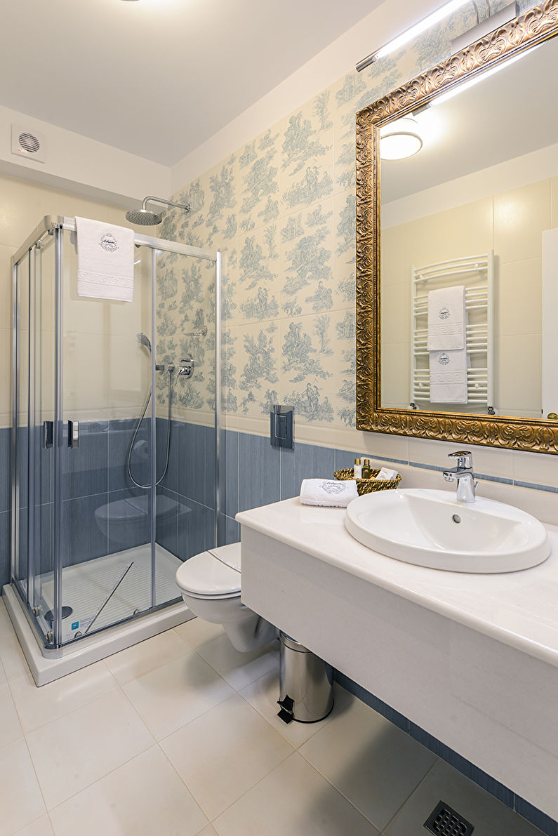 Aménagement intérieur d'une salle de bain de style provençal - photo