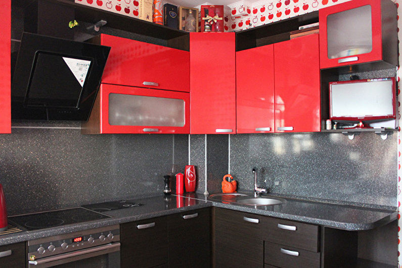 Pequeña cocina roja y negra - Diseño de interiores