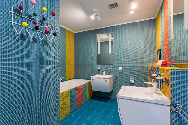 Turquoise bathroom - interior design photo