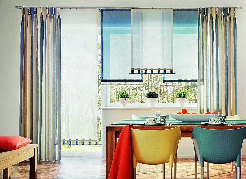 Curtains in the kitchen - photo