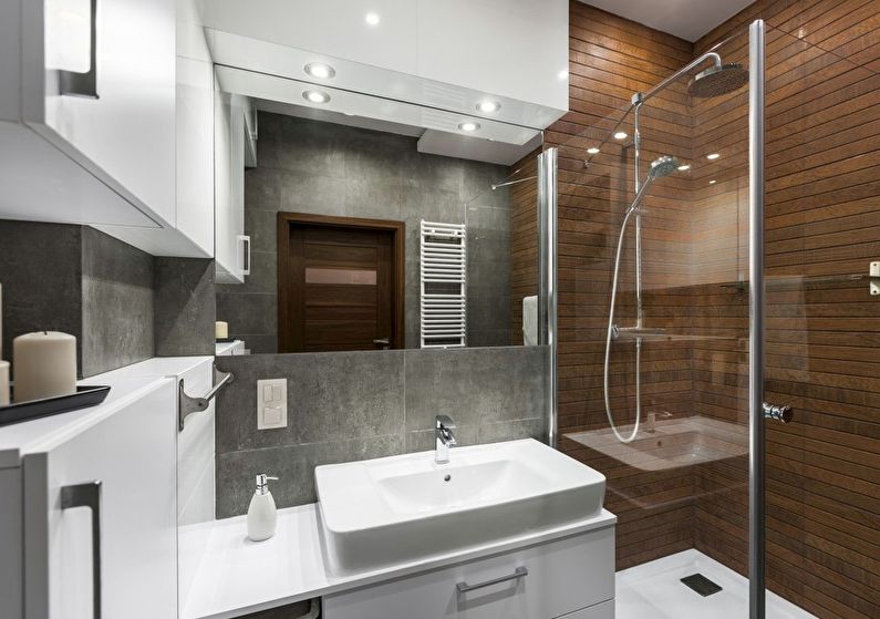 Design de interiores de uma casa de banho de 4 m2. com chuveiro - foto