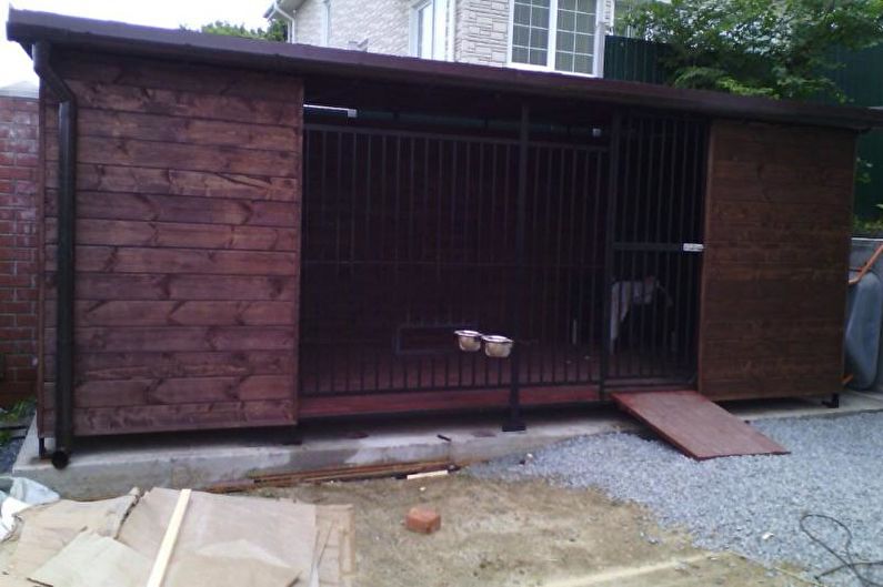 DIY Dog Aviary - Τείχη