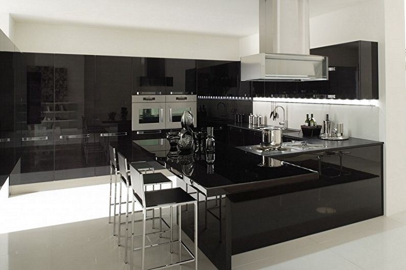 Cocina negra - foto de diseño de interiores