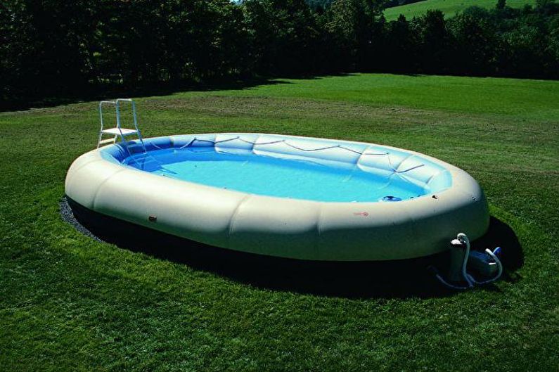 Ang inflatable pool para sa pagbibigay