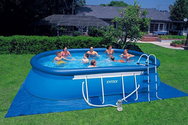 Ang inflatable pool para sa pagbibigay