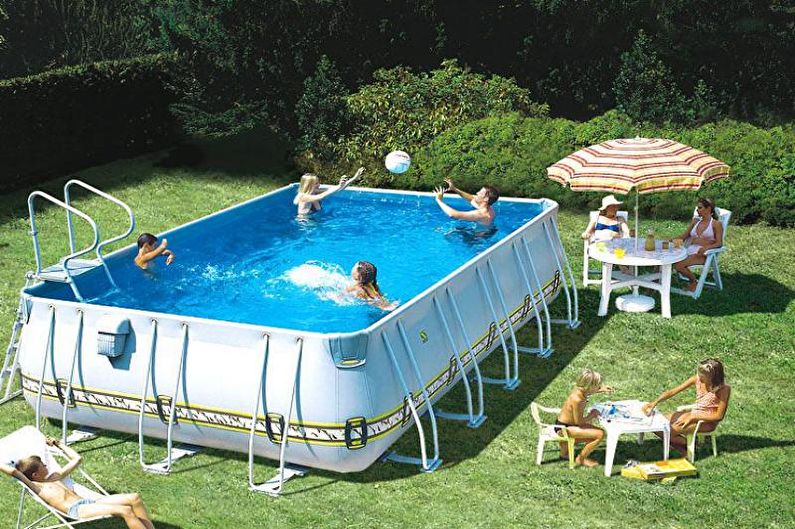 Piscine à ossature pour une résidence d'été