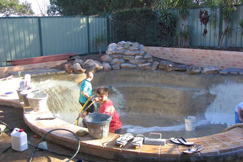 Piscine en béton bricolage