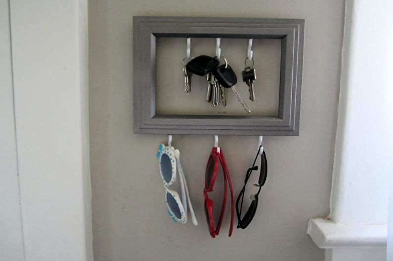 Wall key holder for an entrance hall - photo ideas