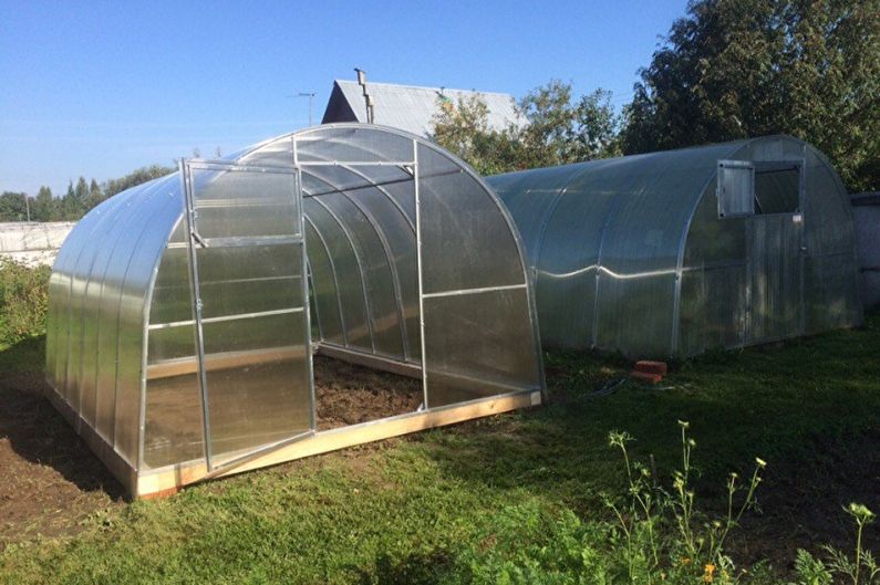 Mga uri ng DIY Chicken Coops - Mga Greenhouse