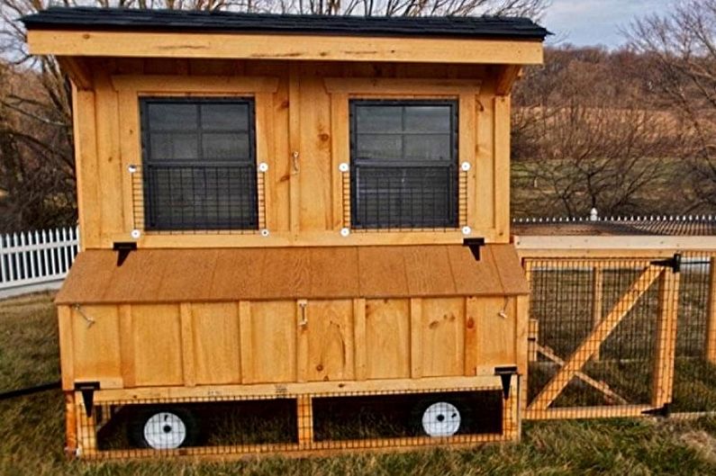 Do-it-yourself chicken coop - larawan