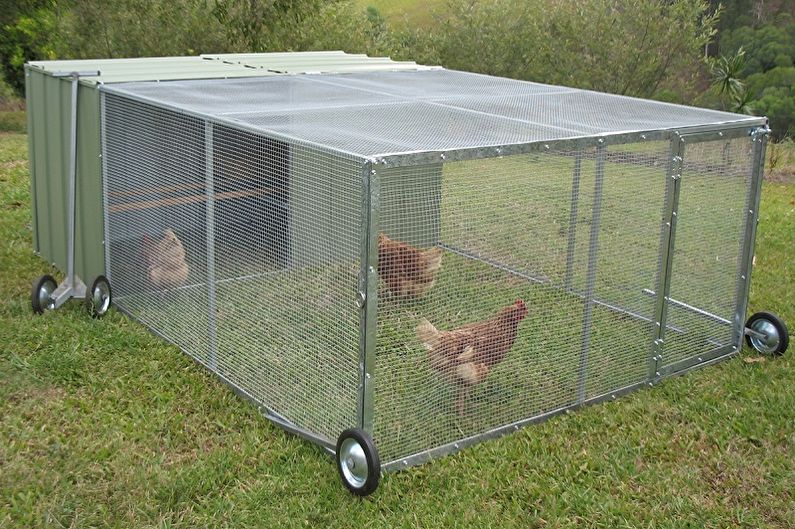 Do-it-yourself chicken coop - photo