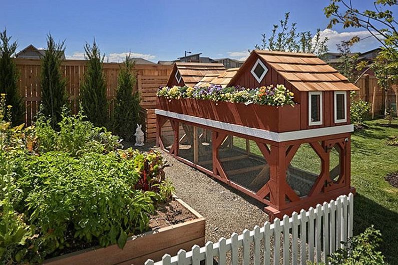 Do-it-yourself chicken coop - photo