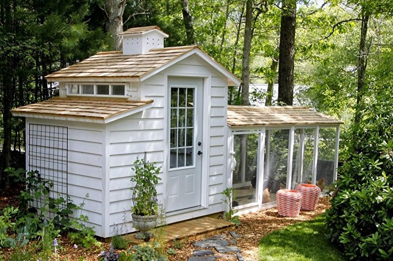 Do-it-yourself chicken coop - larawan