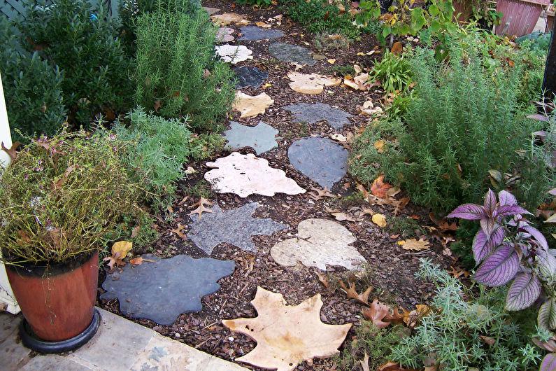 DIY Garden Decorations - Garden Paths