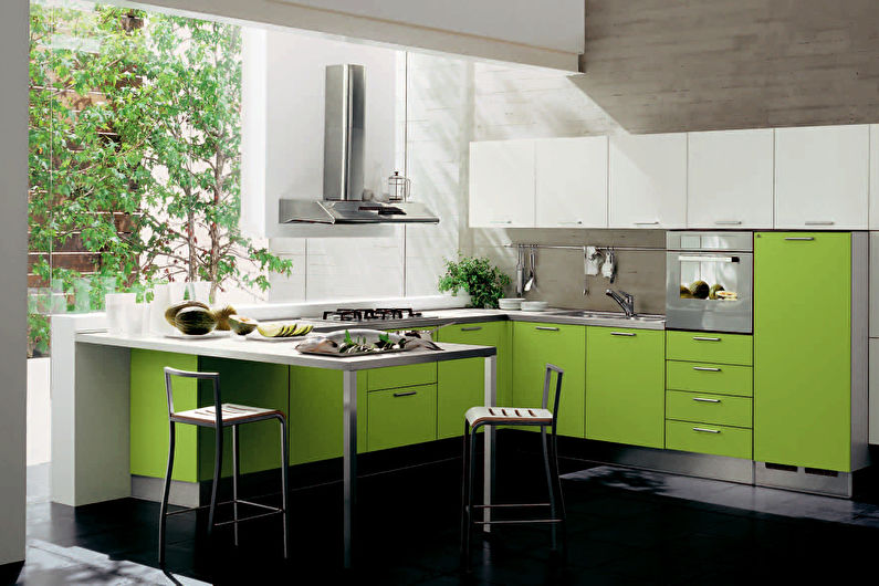 Colore verde all'interno della cucina - foto