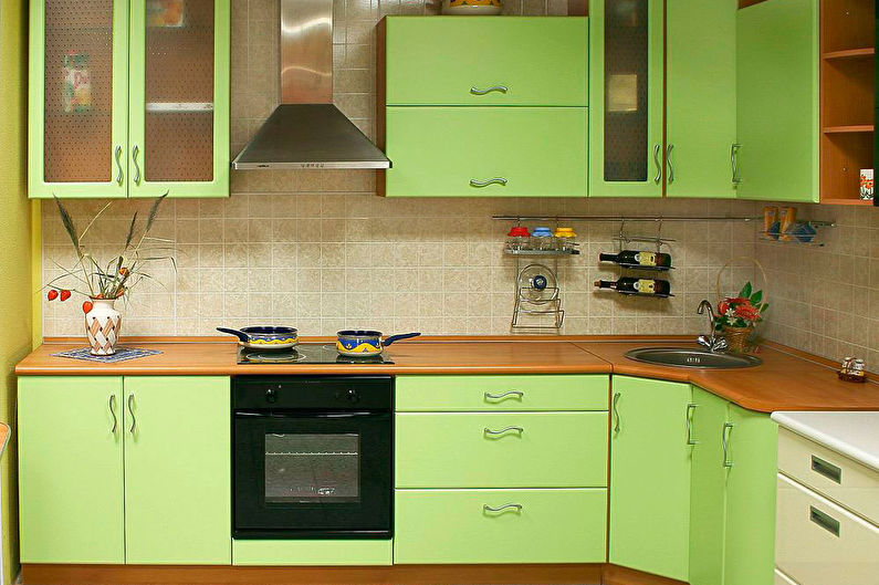 Colore verde all'interno della cucina - foto