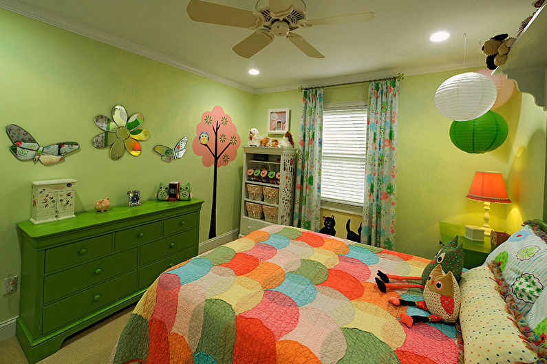 Couleur verte à l'intérieur d'une chambre d'enfant - photo