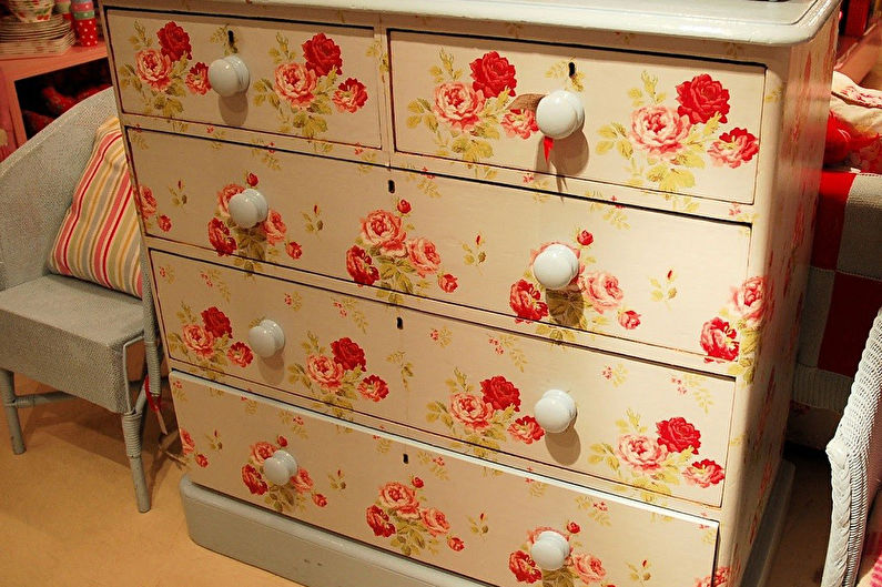 Decoración del gabinete de bricolaje - Decoupage