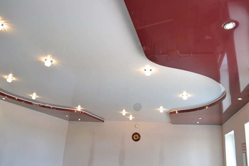 Stretch ceiling in the bedroom