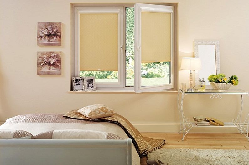 Mini roller blinds