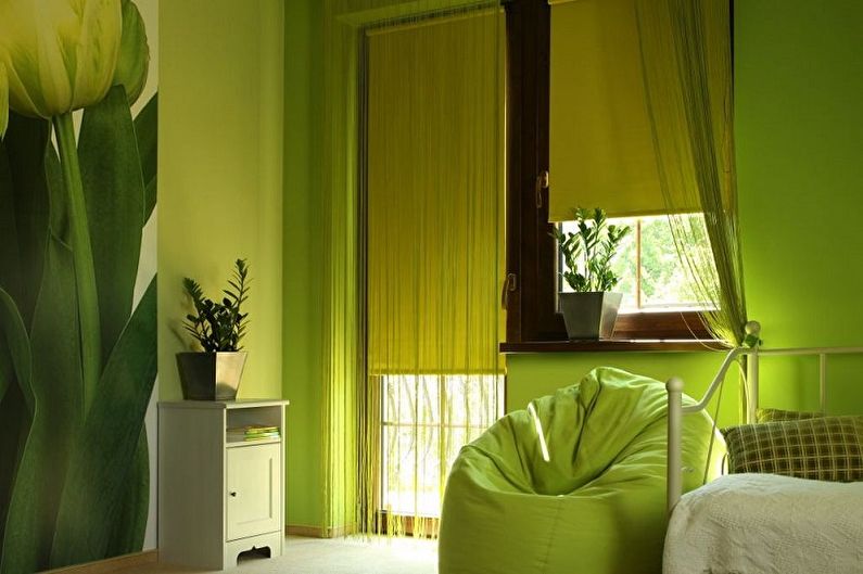 Cortinas enrolladas para un dormitorio - foto