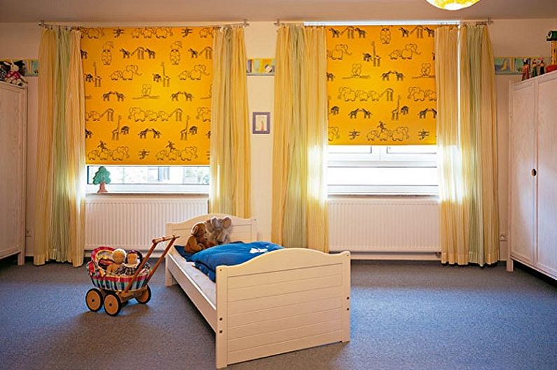 Roller blinds for a children's room - photo