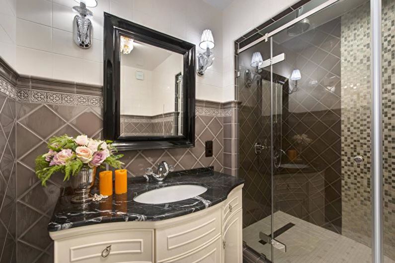 Classic style bathroom with shower