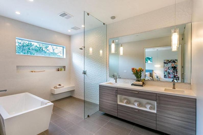 Salle de bain avec douche - photo d'architecture d'intérieur