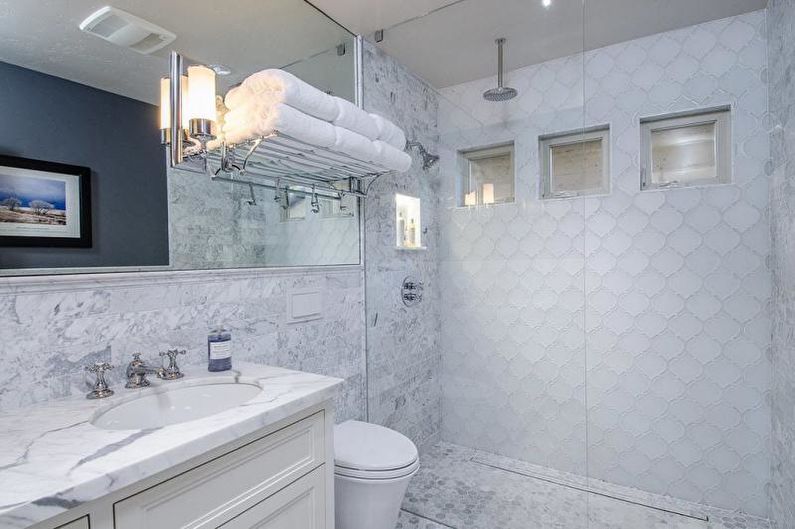 Salle de bain avec douche - photo d'architecture d'intérieur