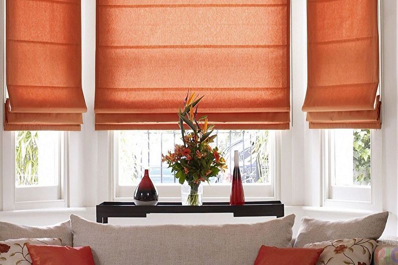 Cortinas romanas e estilo moderno