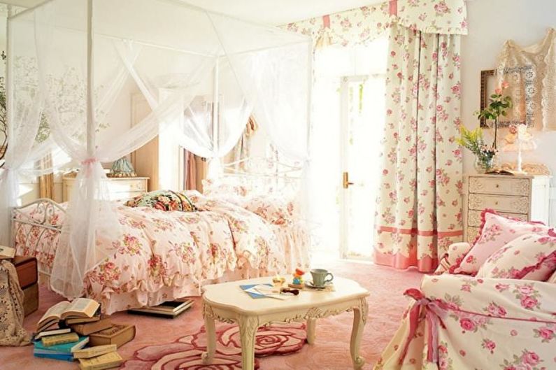 Roze kinderkamer in de stijl van shabby chic - Interior Design