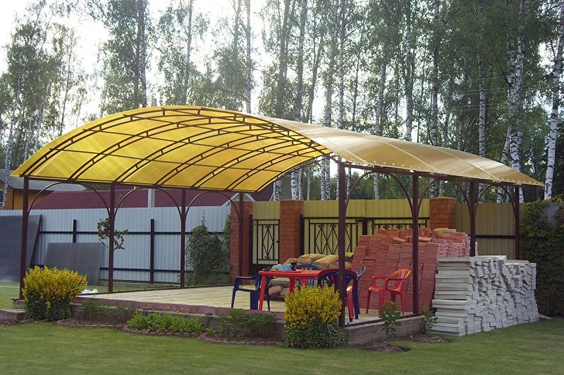 Polycarbonaat pergola's - cellulair en monolithisch polycarbonaat