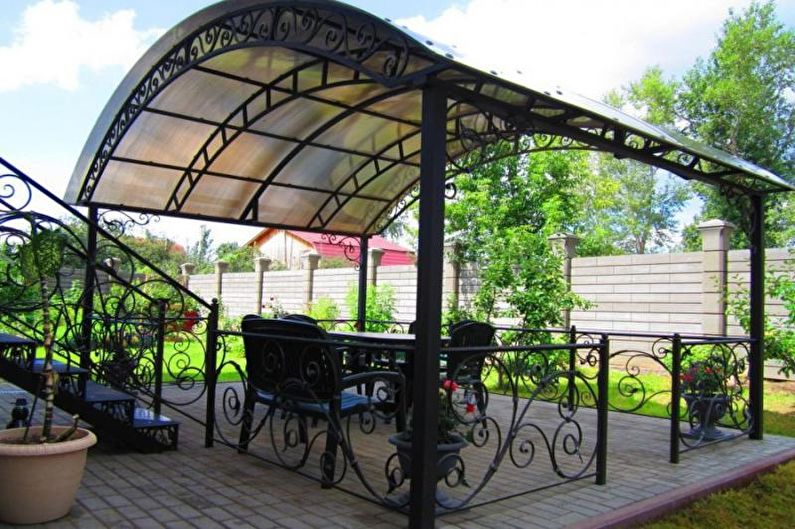 Comment faire un gazebo en polycarbonate de vos propres mains